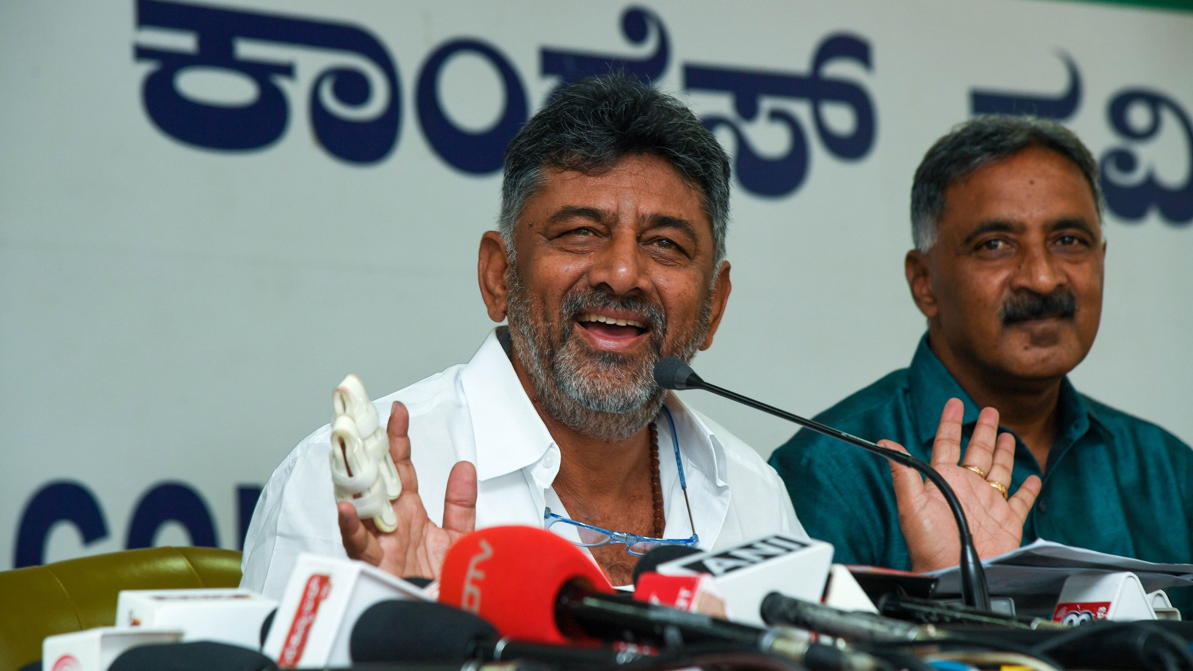 <div class="paragraphs"><p>KPCC president DK Sivakumar with&nbsp;media incharge Ramesh Babu</p></div>